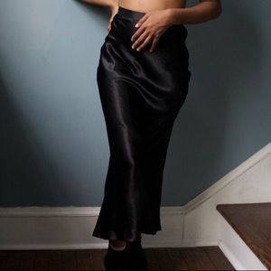 High waist satin skirt